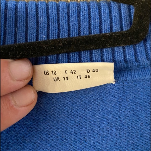 AkrisPunto Luna Cutout VNeck Wool/Cashmere Sweater - Picture 2 of 8